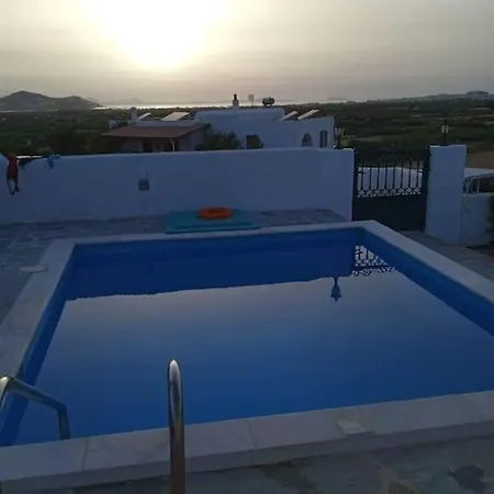 Feriehus Angelika Glinado Naxos